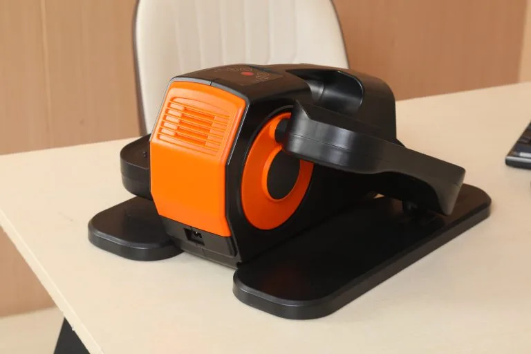 Low-profile under-desk elliptical trainer Model 04