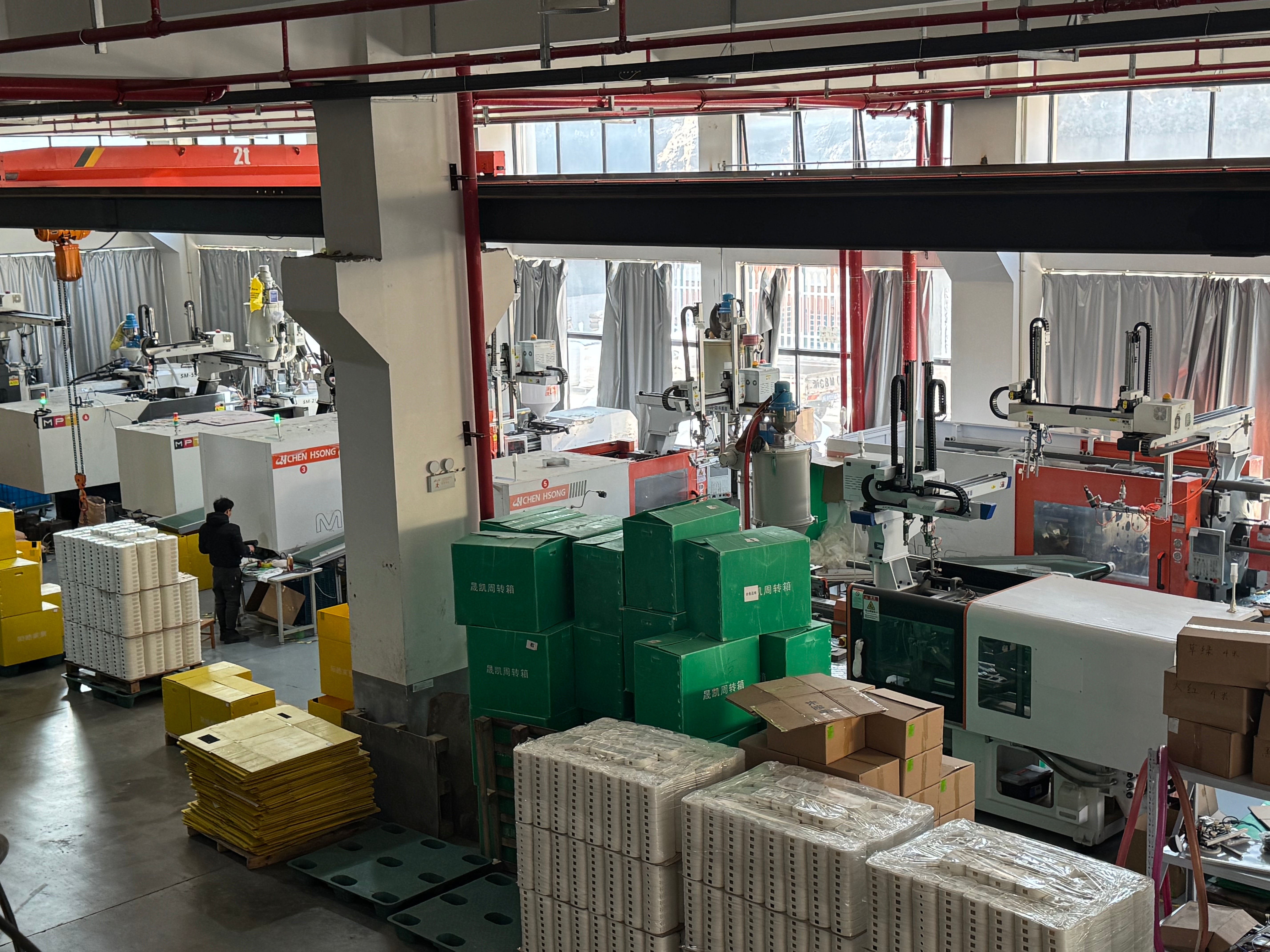 ZOOGO factory injection molding workshop for plastic components